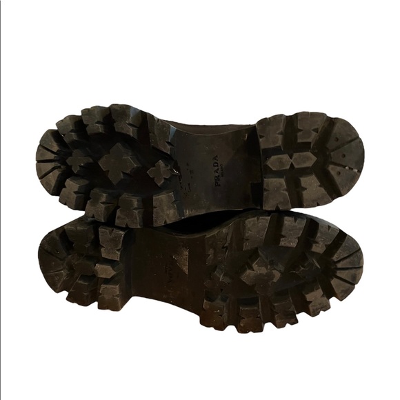 Classic PRADA Chelsea boots! Like new! - Picture 3 of 4